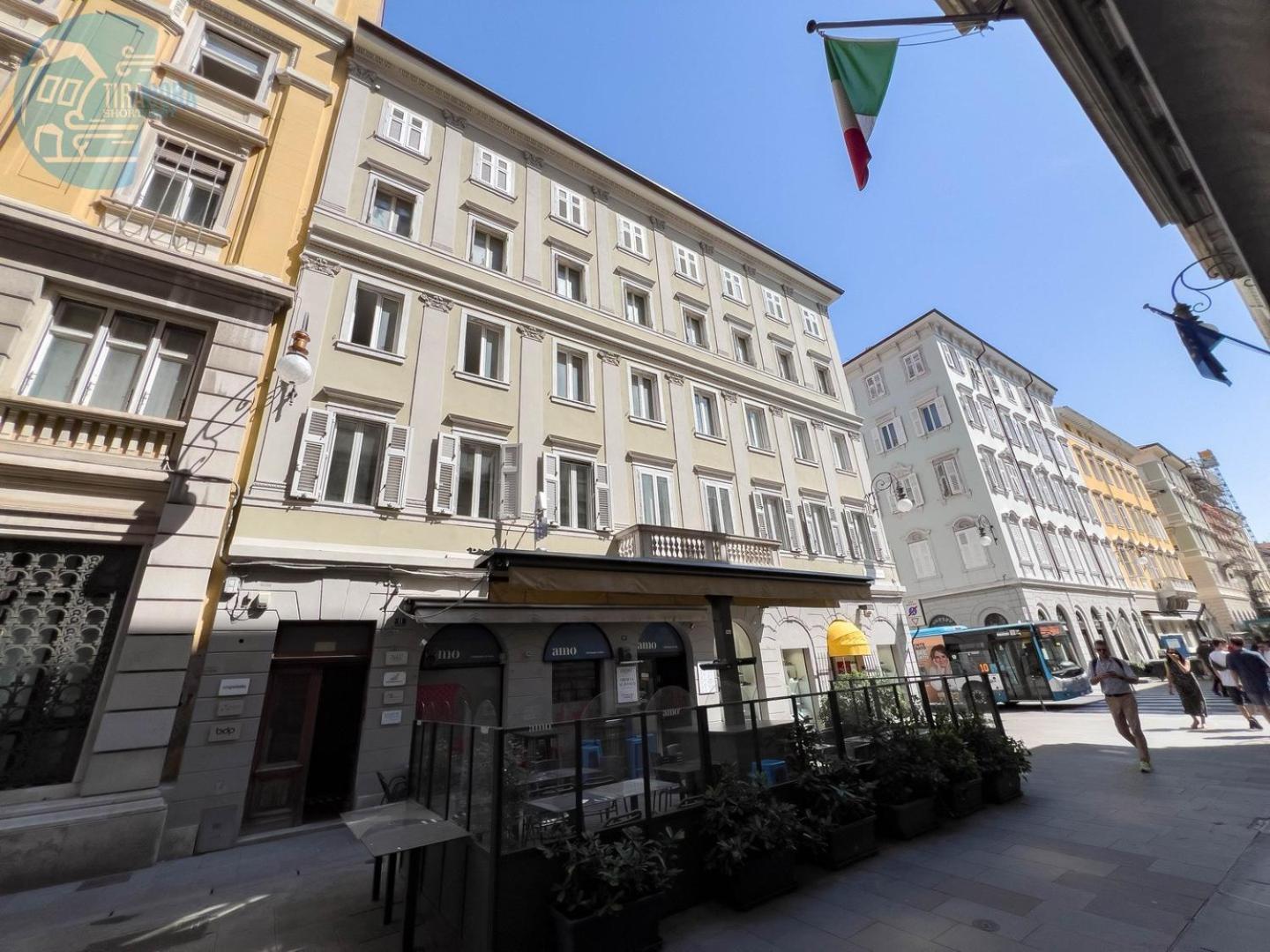 Cassa Di Risparmio 11 Tirabora Short Rent Trieste Exterior foto